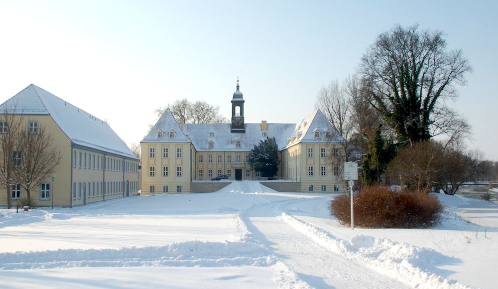 Elsterschloss im Winter, schneebedeckt