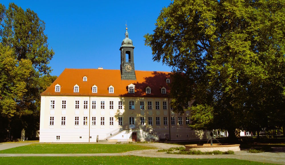 Elsterschloss im Sommer, Parkseite